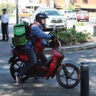 ¡Ya puedes pedir comida con "emojis" en Uber Eats!