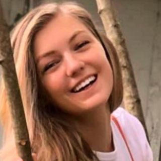 Dictan orden de arresto contra novio de joven hallada muerta en Wyoming