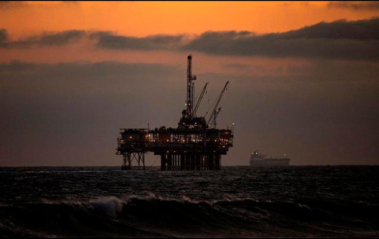 Las cotizaciones fueron apoyadas por la creciente demanda de combustible y la reducción de los inventarios de crudo en Estados Unidos. EFE/ARCHIVO