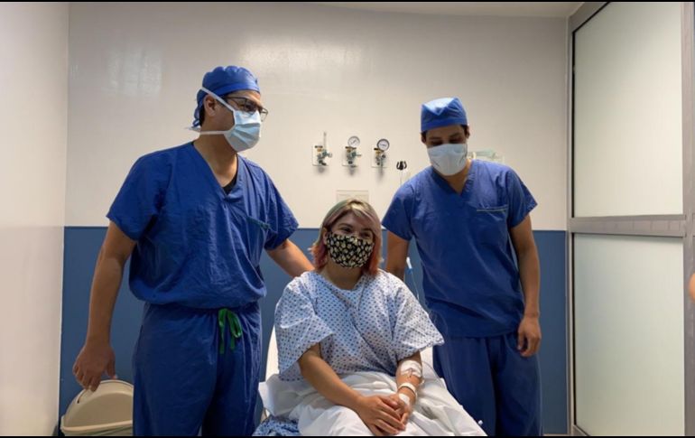 Tras ser operada con éxito, Alexa Moreno proseguirá con el proceso de terapia. TWITTER/@alexa_moreno_mx