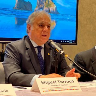 El secretario de Turismo de México llega a EU “tocando puertas”