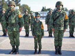 Durante la ceremonia, los militares izaron la Bandera frente a Hannia, cantaron el himno nacional y le expresaron algunas palabras para admirar su valentía. EL INFORMADOR/A. Camacho