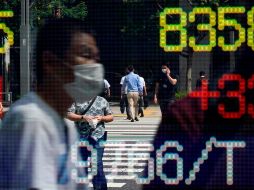 La jornada comenzó en rojo, pero finalmente el parqué apostó por las compras, dejando saldo positivo en el acumulado de los principales indicadores. EFE/F. Robichon