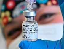 La gran mayoría de los casos y hospitalizaciones por COVID-19 se dan entre personas no vacunadas, advierten. EFE/ARCHIVO
