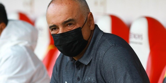 Necaxa despide a Guillermo V&aacute;zquez