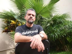 Ángel Ortuño. El escritor posó para esta casa editorial durante la presentación de su libro “El amor a los santos”. EL INFORMADOR/Archivo