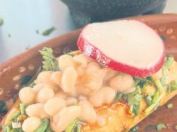 Tacos dorados de barbacoa. ESPECIAL