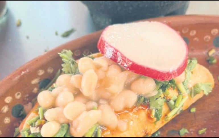 Tacos dorados de barbacoa. ESPECIAL