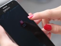 Testigos afirman que la mujer tomó el teléfono celular y se lo lanzó al hombre, que lo impactó en la cabeza directamente en la sien. EL INFORMADOR / ARCHIVO