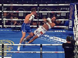 Las piernas de Castillo lucieron acalambradas, al parecer por una convulsión cuando cayó a la lona. AP/N. Potts
