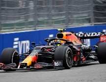 Fue en la vuelta 36, cuando “Checo” realizó su detención en los pits y tuvo una parada de casi nueve segundos que lo mandaron hasta la quinta posición. AFP / A. Nemenov