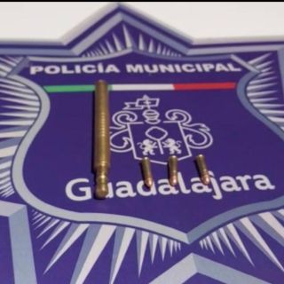 Detienen a un hombre con pluma pistola en Santa Tere; comerciantes lo señalan por robo