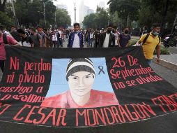 La marcha por el 7 aniversario de la desaparición de los 43 estudiantes de Ayotzinapa se dirige al Zócalo de Ciudad de México. AP/M. Ugarte