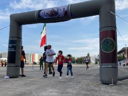 La carrera se dividió en cuatro categorías: femenil y varonil de cinco kilómetros y femenil y varonil de 10 kilómetros. CORTESÍA/Sedena