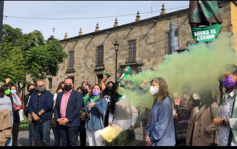 Afirman que trabajarán en la elaboración de la iniciativa que presentarán y esperan caminar en conjunto con otros partidos como Futuro, que ya se pronunció a favor de legislar sobre el asunto. EL INFORMADOR / R. Rivas