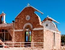Un templo resultó dañado en  Roussochoria, en la isla de Creta, debido al sismo. EFE/N. Chalkiadakis