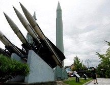 Preocupa a la comunidad internacional la aceleración de la carrera armamentística en las Coreas. EFE/J. Heon-kyun