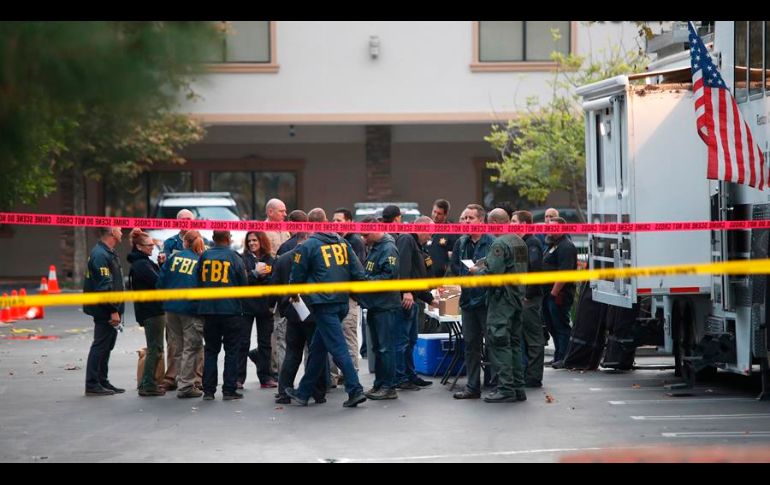 Imagen de archivo de un operativo del FBI tras un homicidio múltiple en California. EFE/ARCHIVO