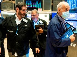 Todos los sectores cerraron en rojo, con las mayores contracciones en el sector de materiales y consumo discrecional. EFE/ARCHIVO