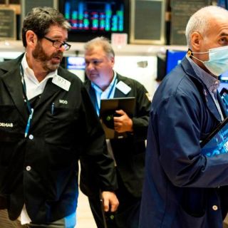 La Bolsa Mexicana pierde un 1.3 % con todos los sectores en rojo