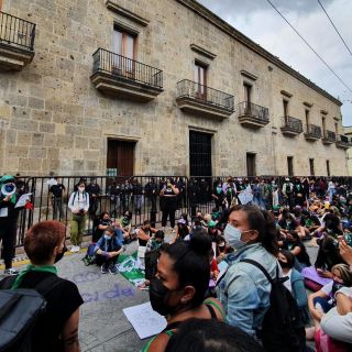 Protestan en Guadalajara por la despenalización del aborto