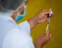 En la próxima ronda de distribución de vacunas de COVAX serán usadas cerca de 120 millones de dosis para los países que tienen menos del 10% de su población inmunizada. EFE/R. Peña