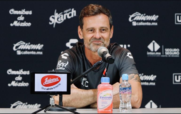 Diego Cocca se mostró optimista de cara al Clásico Tapatío, a pesar de la derrota que sufrieron ante el Puebla. ESPECIAL