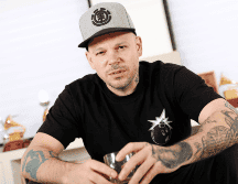 Residente compara que Balvin no opinaba lo mismo en la edición pasada de los premios, cuando obtuvo más nominaciones que en esta nueva edición. AP/ARCHIVO