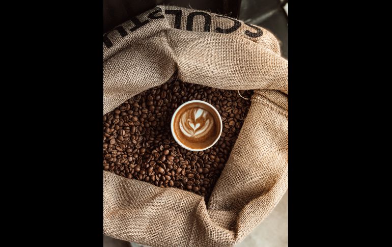 El café sigue recorriendo el mundo con el olor y sabor que lo distingue / Photo by Mr.Sulaiman on Unsplash