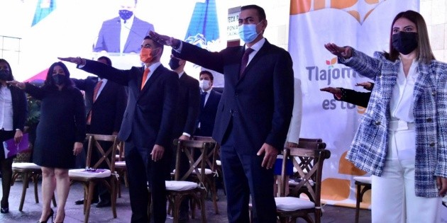 Zamora toma protesta en Tlajomulco y manda a su equipo a las calles