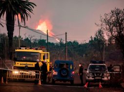 Autoridades advierten a habitantes no acercarse más a este volcán no solo por el riesgo a quemarse sino también por el deterioro en la calidad del aire. EFE/M. CALERO