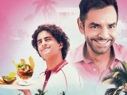 Eugenio Derbez y Enrique Arrizon en la imagen promocional de la serie “Acapulco”. ESPECIAL/Apple TV+