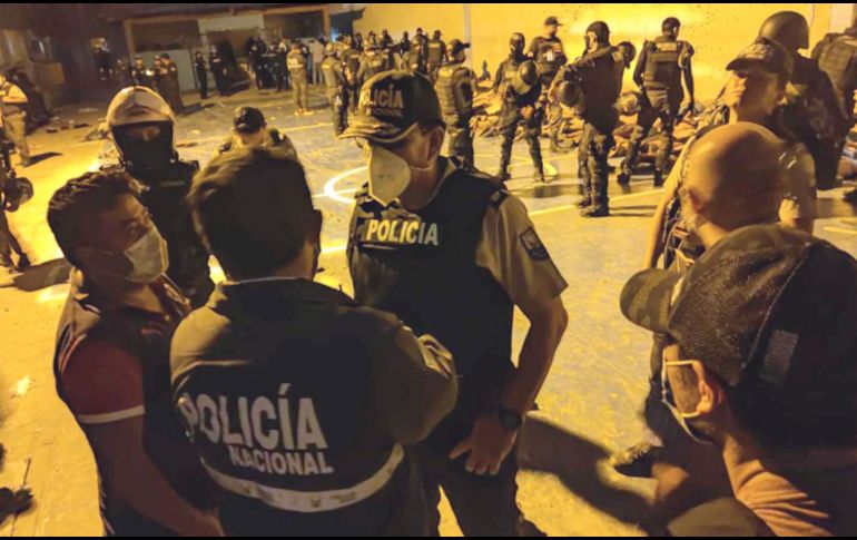 Emergencia. Fue necesaria la presencia de cientos de policías y el ejército. XINHUA/Policía Nacional de Ecuador
