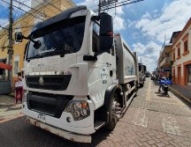 La mañana de este viernes, pepenadores se manifestaron afuera del Palacio Municipal de Tonalá para exigir que no se lleve a cabo el cierre de Los Laureles. EL INFORMADOR / D. Reos