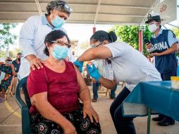 Hasta ahora, 64.04 millones de personas mayores de 18 años tiene al menos una dosis. EFE/L. Villalobos