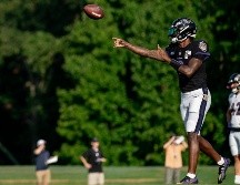 Lamar Jackson tuvo participación completa en el entrenamiento, de acuerdo con el reporte de los Ravens. ESPECIAL