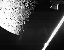 Después de sobrevolar Mercurio a altitudes de menos de 200 kilómetros, la nave espacial tomó una foto en blanco y negro de baja resolución con una de sus cámaras de monitoreo antes de alejarse nuevamente. AFP / EUROPEAN SPACE AGENCY