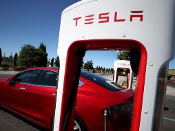 En lo que va de año, Tesla ha vendido 627.300 vehículos, lo que coloca a la compañía en camino para superar por amplio margen el total de 499.550 de 2020. AFP/ARCHIVO