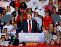Twitter expulsó a Trump de su plataforma de manera permanente días después de que simpatizantes asaltaran el Capitolio de EU. EFE/ARCHIVO