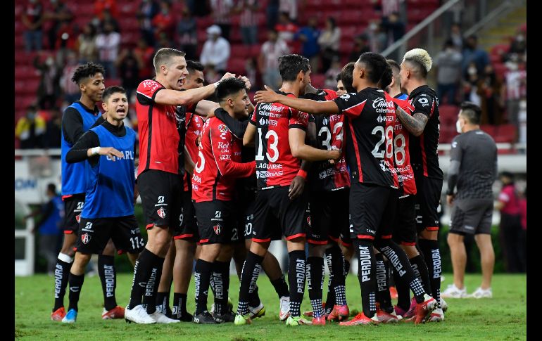 ÉXTASIS. Atlas tenía desde 2018 sin vencer a Chivas y al final no les importaron las formas, lo importante, para ellos, era ganar. IMAGO7