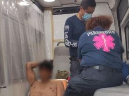 El rescatado se encontraba deshidratado y una probable fractura en la pierna. ESPECIAL/Bomberos de Guadalajara