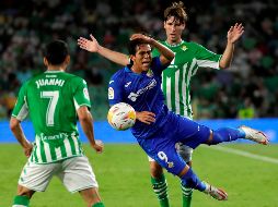 El Getafe de JJ Macías (C) buscará un sustituto cuanto antes para comenzar a preparar el regreso a la actividad dentro de un par de semanas, cuando se reanude LaLiga tras la Fecha FIFA. EFE / ARCHIVO