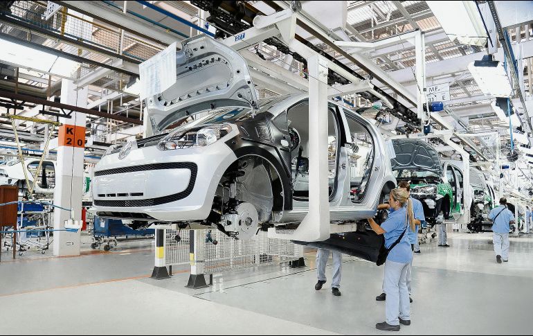 Las armadoras invierten este año para fabricar las autopartes de los años 2023, 2024 y 2025. NOTIMEX/Archivo
