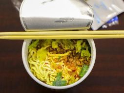 Muchas de estas sopas vienen con alto contenido de carbohidratos, sal y grasas, pero poco de proteínas y vegetales. GETTY IMAGES