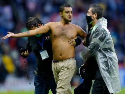 El aviso de veto es por la invasión a la cancha de una persona durante el partido situación que pudo poner en riesgo la integridad y salud de jugadores e integrantes del cuerpo técnico.  IMAGO7