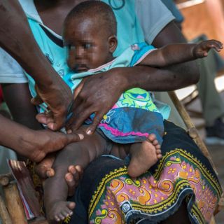Recomiendan aplicar primera vacuna contra malaria para niños en África
