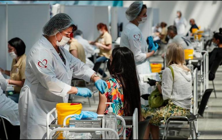 La vacuna es la respuesta para evitar enfermedades respiratorias, aseguran. EFE/ARCHIVO