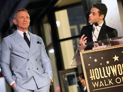 La estrella de Daniel Craig se localiza junto a la de otro actor que encarnó a James Bond, el también británico Roger Moore. AFP / V. MACON