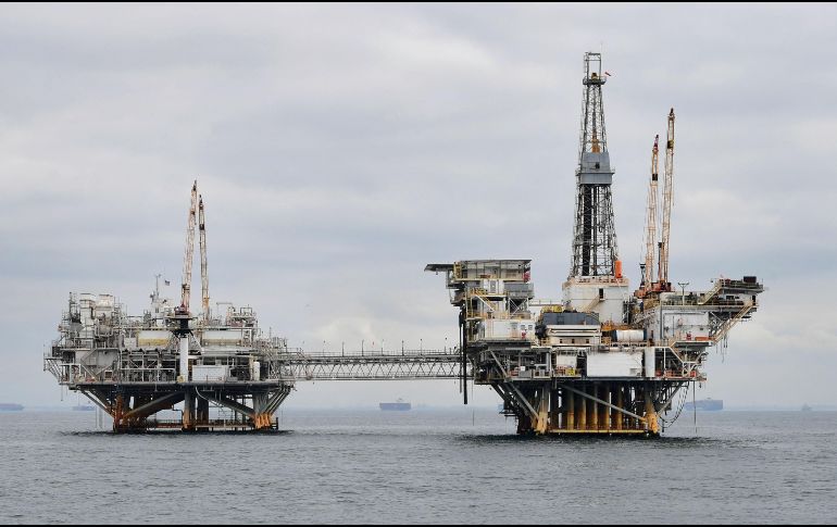 La mezcla mexicana es volátil y depende de la estrategia del Gobierno para cubrir su precio. AFP/F. Brown