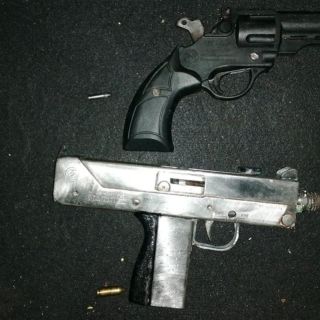 Detienen a dos mujeres y un hombre con ametralladora en colonia Providencia